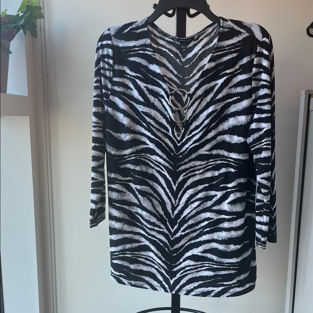 INC International Concepts Zebra Pattern Top - Black and White